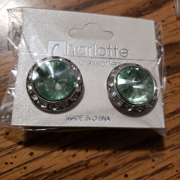 Vintage 1980's Charlotte Accessories Pierced Earrings with posts - Picture 5 of 5